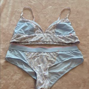 Stance set of bra and panties